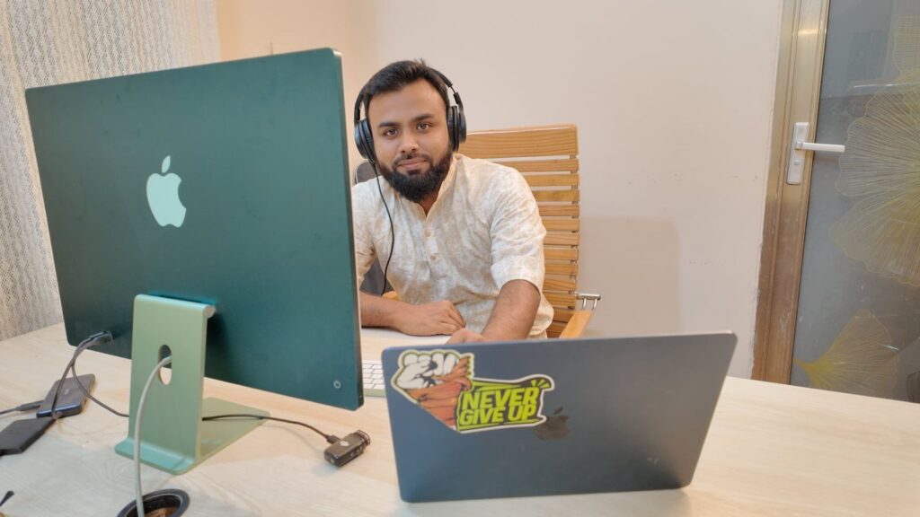 Professional US bookkeeping expert at Siam Accounting Solutions providing remote financial services for small businesses.